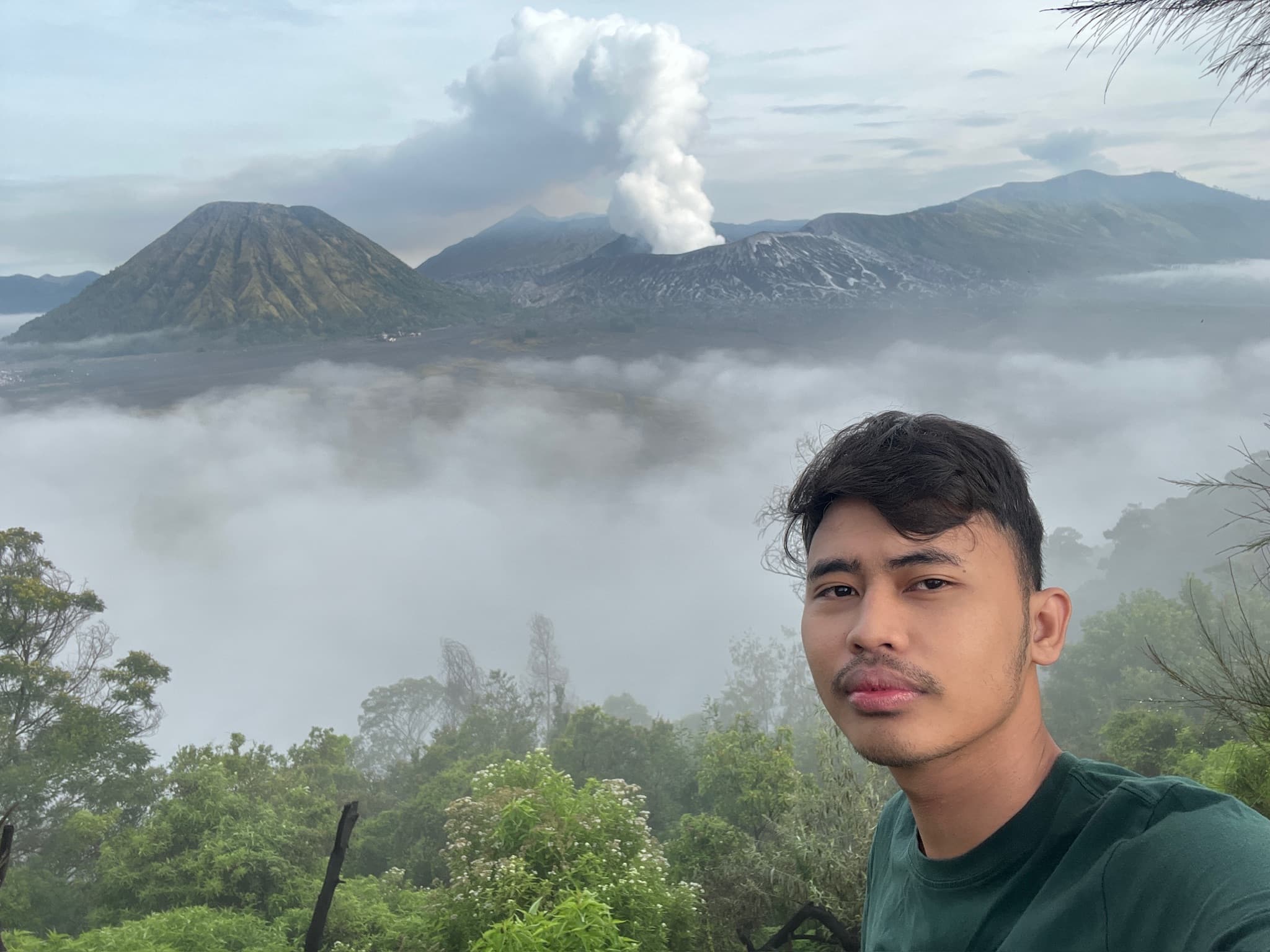 Selfie overlooking Mount Bromo and the sea of clouds